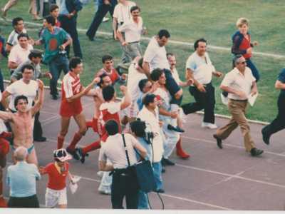 ...anzi, si unirono tutti in un giro di campo